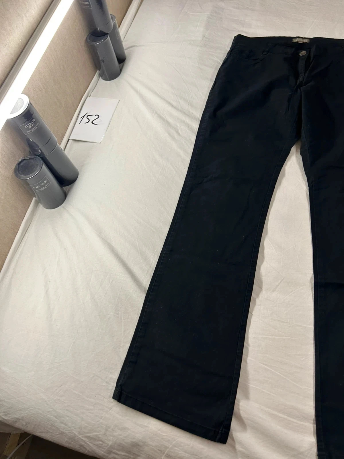 Calça jeans preta de corte reto In Extenso – photo 3